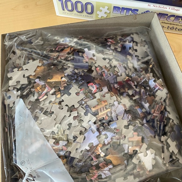 ST. NICHOLAS VILLAGE Puzzle - Picture 3 of 3